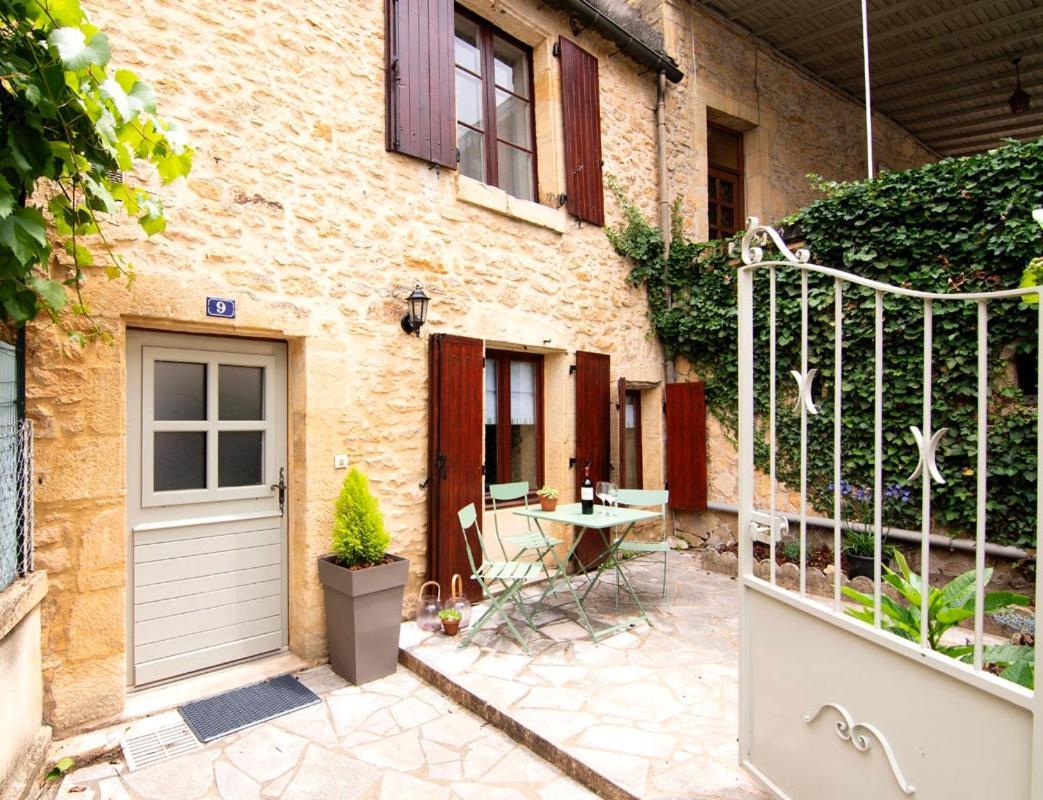 Cozy Cottage With Garden In Sarlat Medieval Centre Bagian luar foto